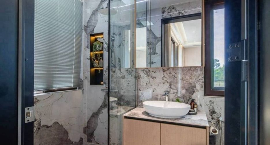 Haus zum Kauf mit 4 Zimmer in Bang Lamung, Chonburi
