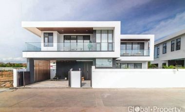 Haus zum Kauf mit 4 Zimmer in Bang Lamung, Chonburi