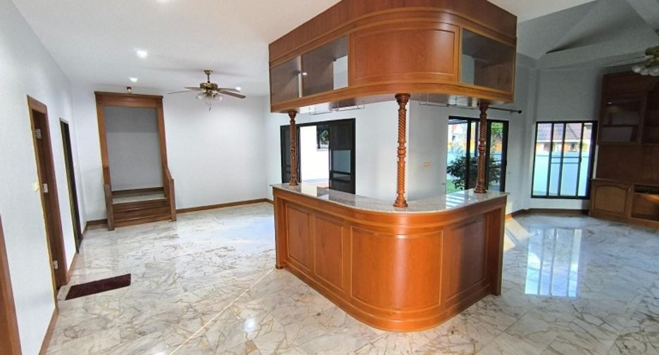 Haus zum Kauf mit 3 Zimmer in Bang Lamung, Chonburi
