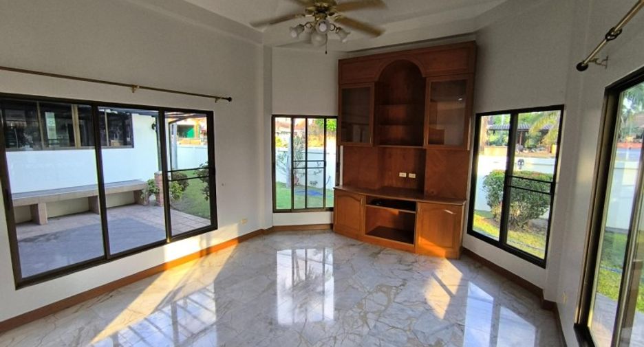 Haus zum Kauf mit 3 Zimmer in Bang Lamung, Chonburi
