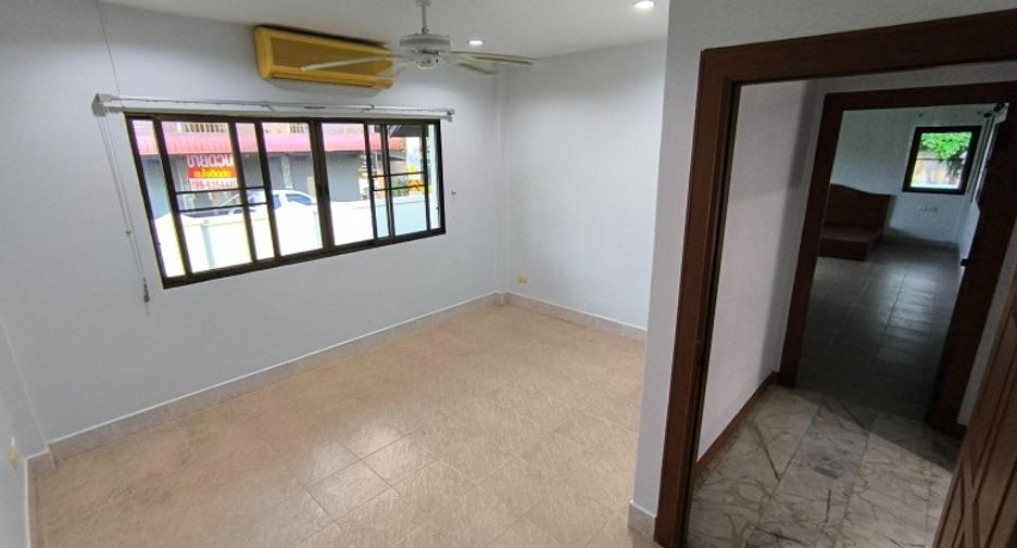 Haus zum Kauf mit 3 Zimmer in Bang Lamung, Chonburi
