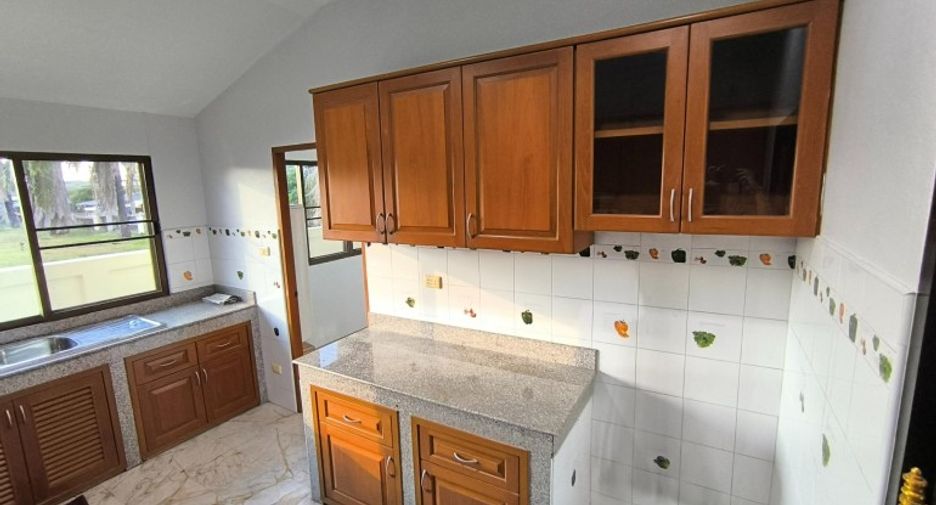 Haus zum Kauf mit 3 Zimmer in Bang Lamung, Chonburi