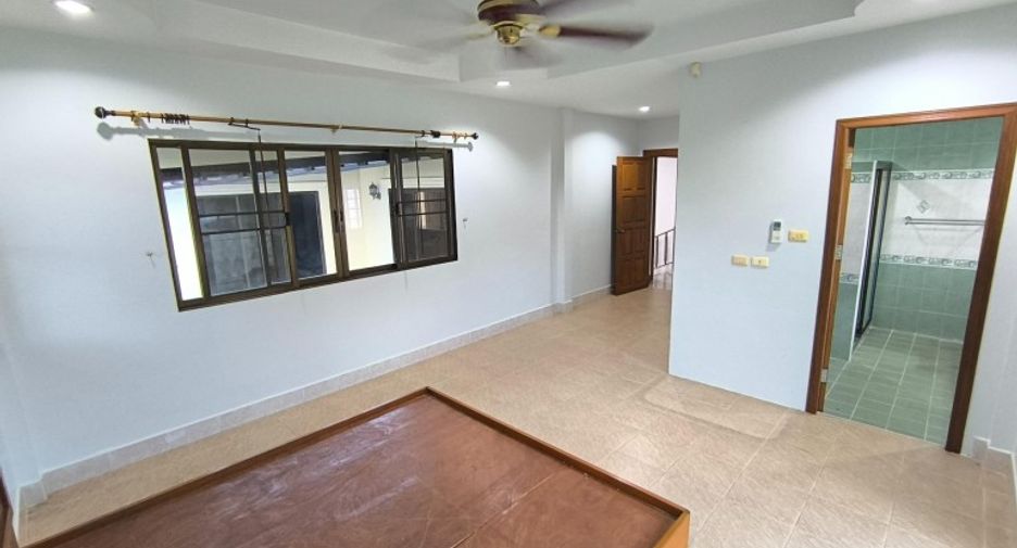 Haus zum Kauf mit 3 Zimmer in Bang Lamung, Chonburi