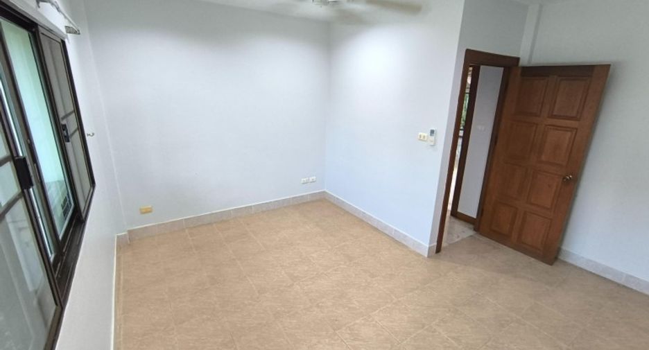 Haus zum Kauf mit 3 Zimmer in Bang Lamung, Chonburi