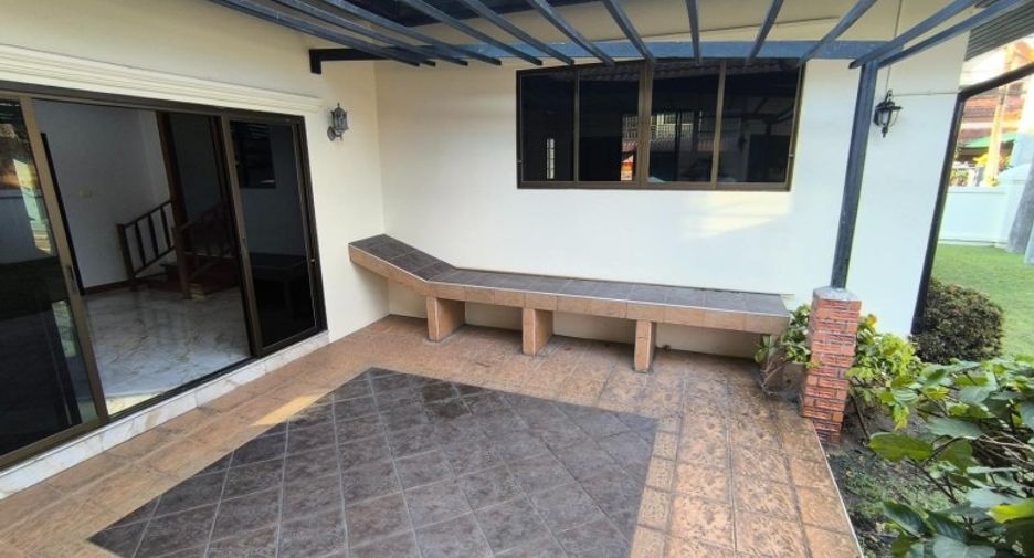 Haus zum Kauf mit 3 Zimmer in Bang Lamung, Chonburi