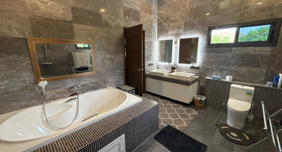 À vendre 6 chambres hôtel à Hua Hin, Prachuap Khiri Khan