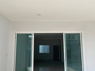 Reihenhaus zum Kauf mit 4 Zimmer in Phra Khanong, Bangkok