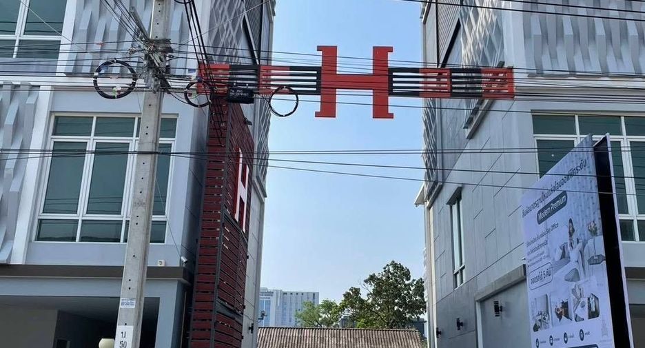Reihenhaus zum Kauf mit 4 Zimmer in Phra Khanong, Bangkok
