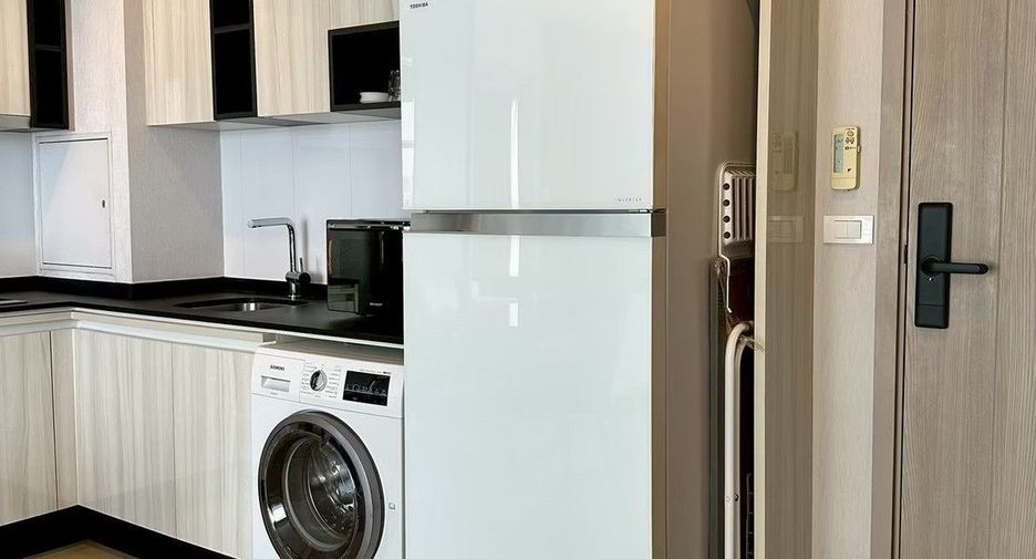 For rent 1 bed condo in Watthana, Bangkok