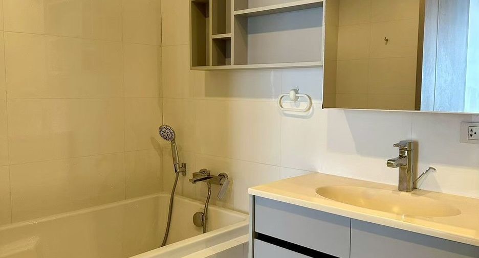 For rent 1 bed condo in Watthana, Bangkok