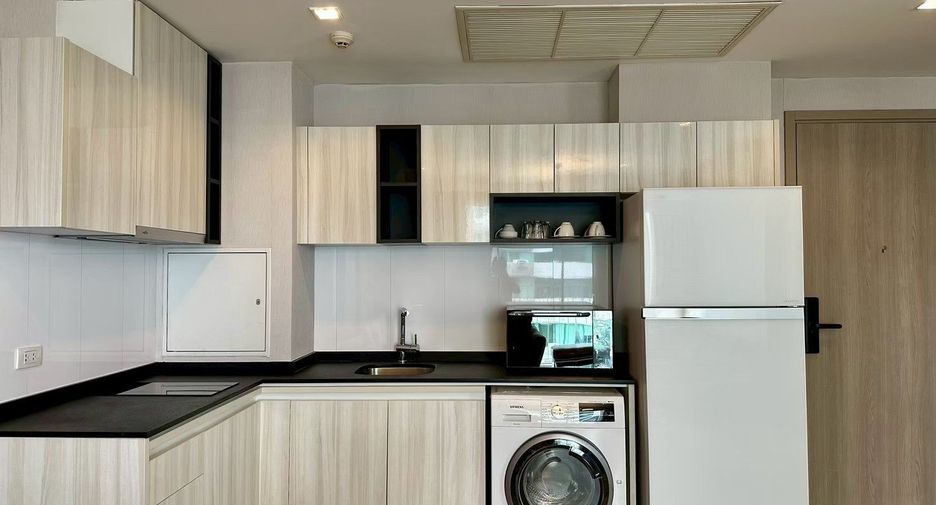 For rent 1 bed condo in Watthana, Bangkok