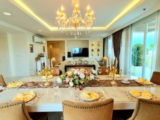 For rent 4 bedrooms apartment in Watthana, Bangkok