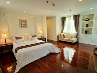 For rent 4 bedrooms apartment in Watthana, Bangkok