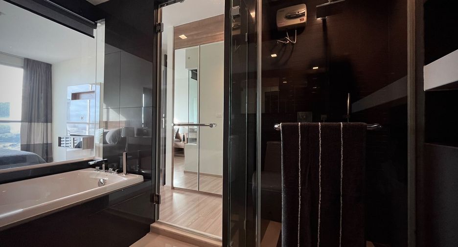For rent 2 bedrooms condo in Sathon, Bangkok