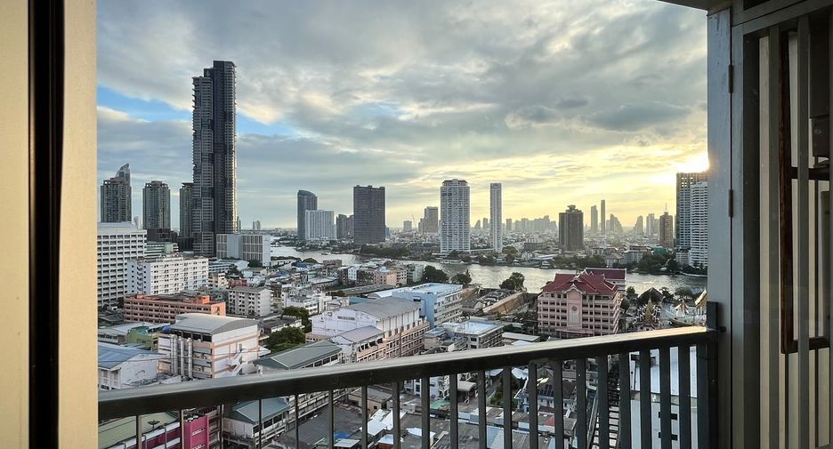 For rent 2 bedrooms condo in Sathon, Bangkok