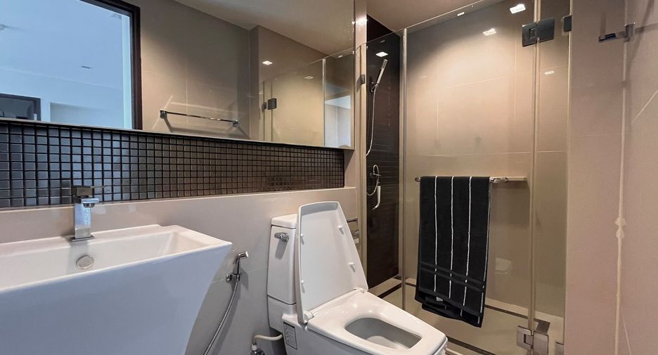 For rent 2 bedrooms condo in Sathon, Bangkok
