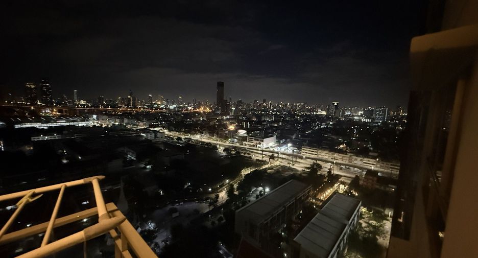 For sale 2 ベッドルーム condo in Yan Nawa, Bangkok