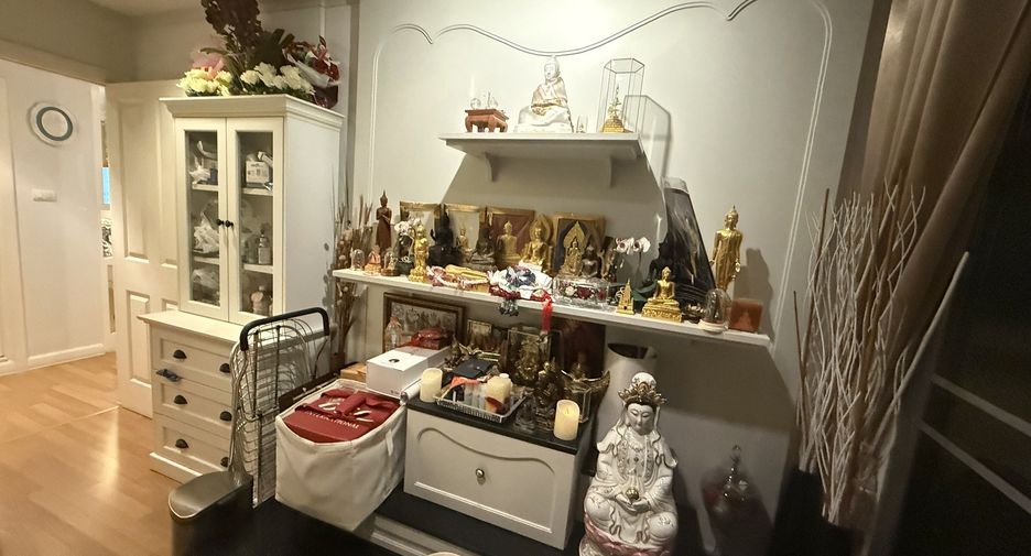 For sale 2 ベッドルーム condo in Yan Nawa, Bangkok