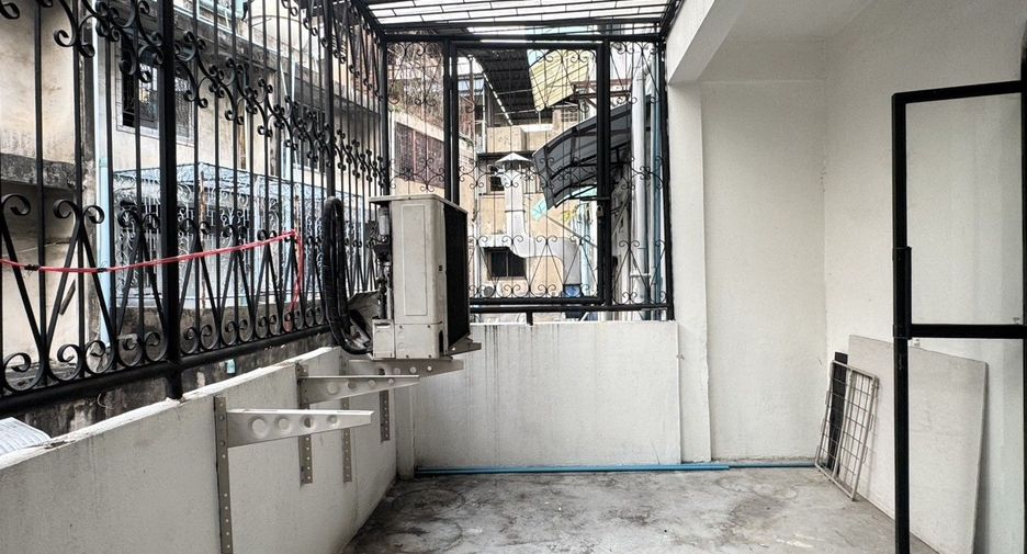 出租 1 卧室 商业空间 在 Khlong Toei, 曼谷