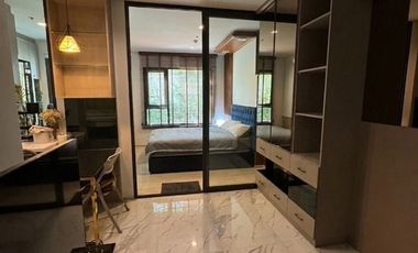 Wohnung zum Kauf mit 1 Zimmer in Pathum Wan, Bangkok