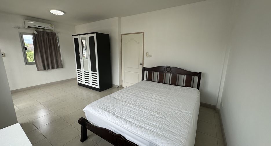For sale 3 bedrooms townhouse in Hua Hin, Prachuap Khiri Khan