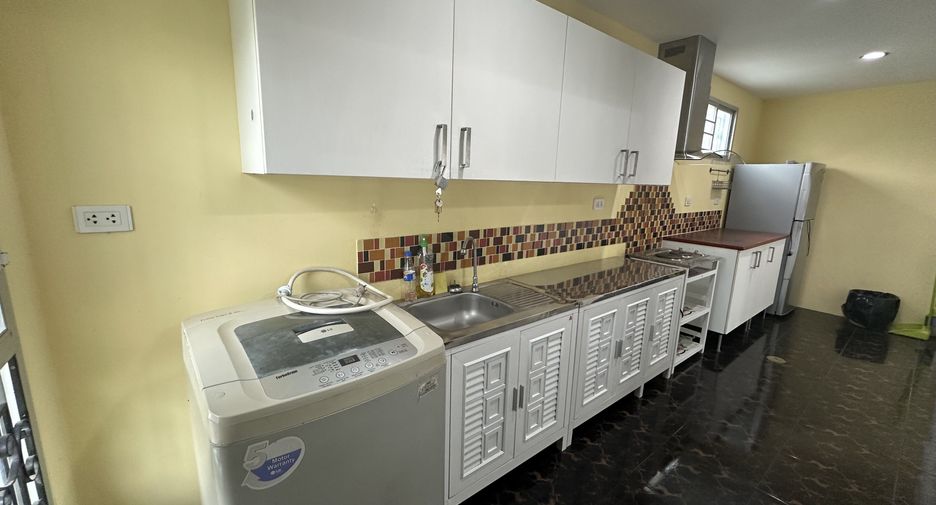 For sale 3 bedrooms townhouse in Hua Hin, Prachuap Khiri Khan