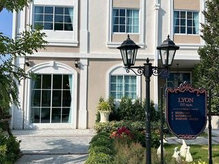 For sale 4 bedrooms townhouse in Bang Lamung, Chonburi