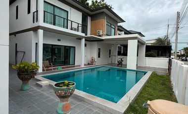 À louer 8 chambres villa à Bang Lamung, Chonburi