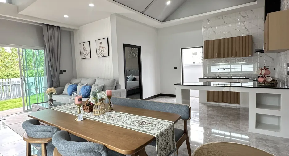 For sale 4 bedrooms villa in Cha Am, Phetchaburi