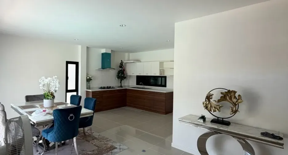 For rent 4 ベッドルーム house in Bang Lamung, Chonburi