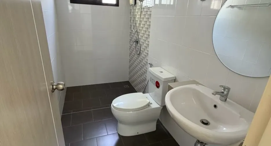 For rent 4 ベッドルーム house in Bang Lamung, Chonburi