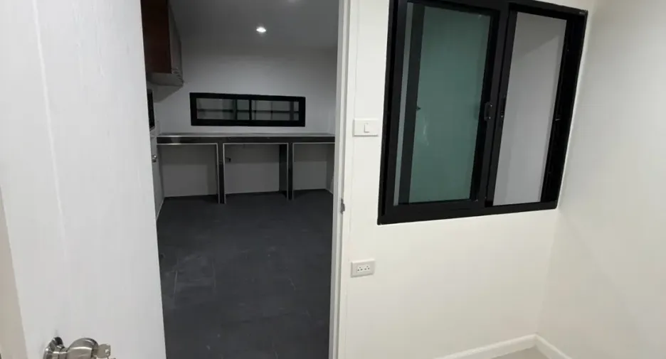 For rent 4 ベッドルーム house in Bang Lamung, Chonburi