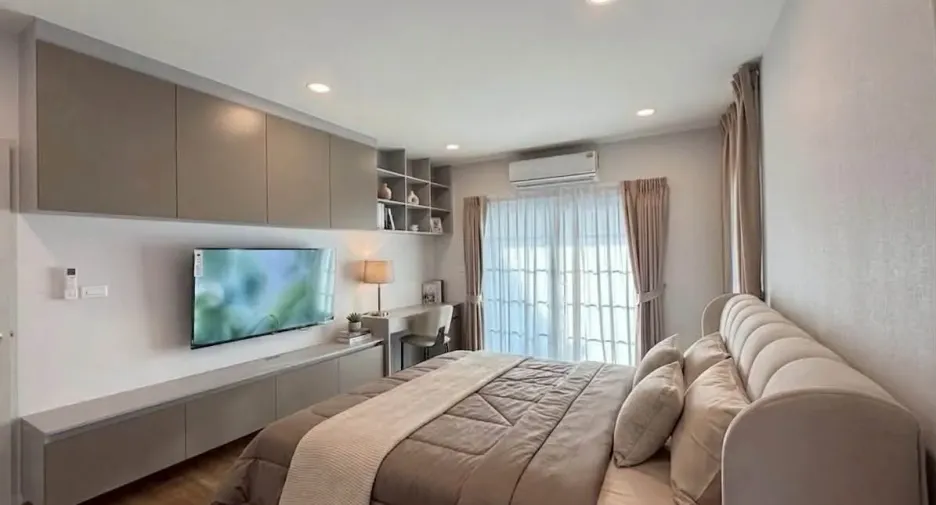 For sale 4 bedrooms townhouse in Bang Phli, Samut Prakan