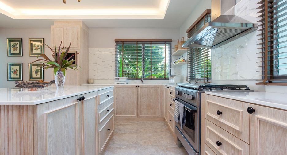 For rent 4 ベッドルーム villa in Mueang Phuket, Phuket