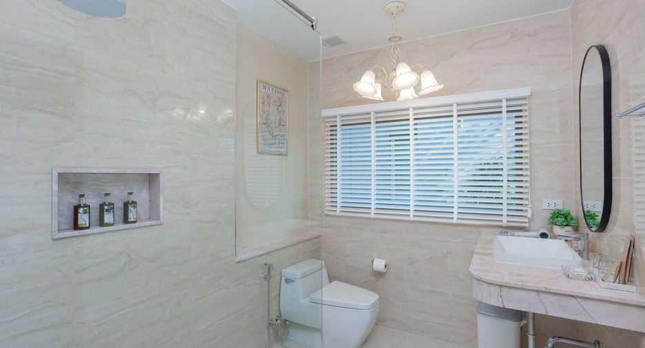 For rent 4 ベッドルーム villa in Mueang Phuket, Phuket