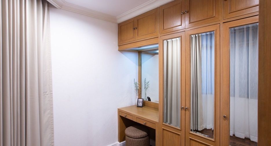 Apartamento en alquiler de 3 habitaciones en Watthana, Bangkok
