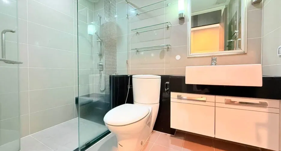 For rent 2 bedrooms condo in Sathon, Bangkok