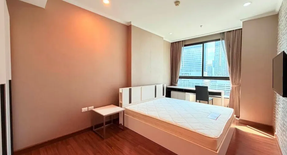 For rent 2 bedrooms condo in Sathon, Bangkok