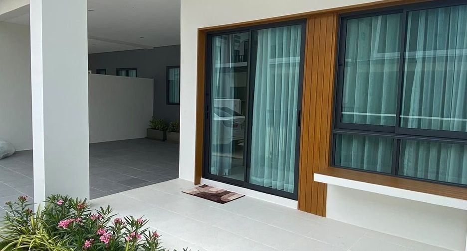 À louer 4 chambres maison à Bang Lamung, Chonburi