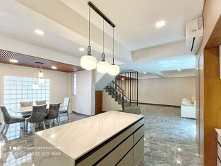 For rent 5 ベッドルーム townhouse in Khlong Toei, Bangkok