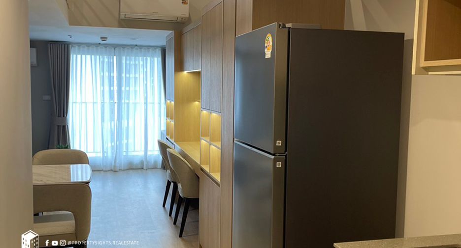 For rent 2 bedrooms condo in Bang Rak, Bangkok