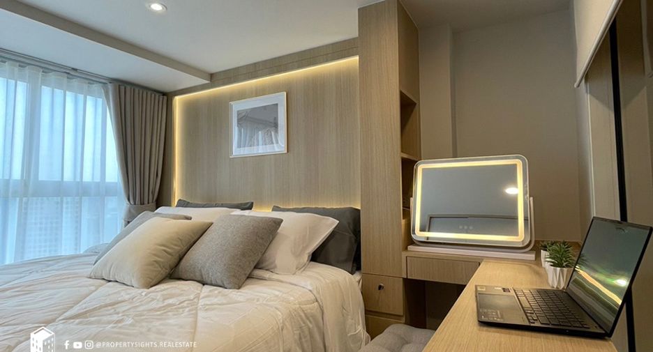 For rent 2 bedrooms condo in Bang Rak, Bangkok