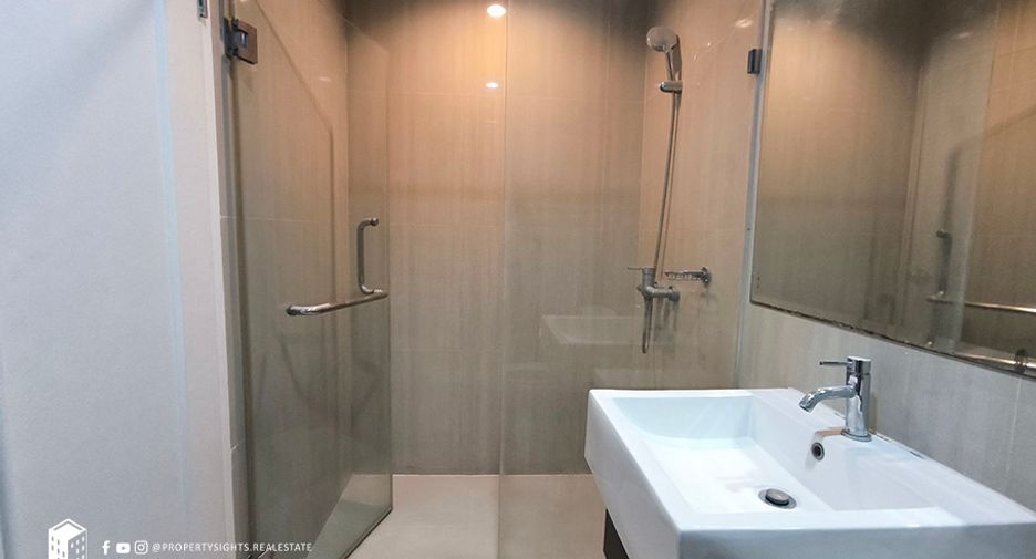 For rent 1 bed condo in Watthana, Bangkok