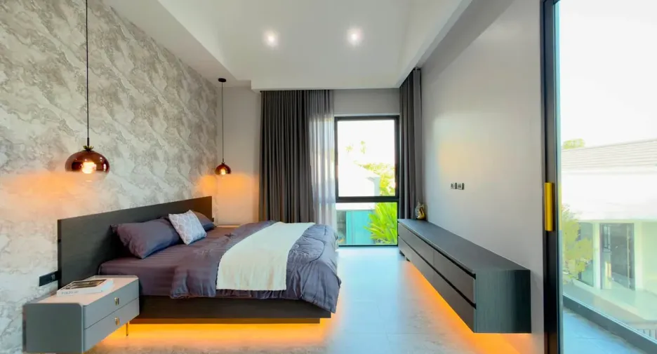 For rent and for sale 4 bedrooms house in Bang Lamung, Chonburi