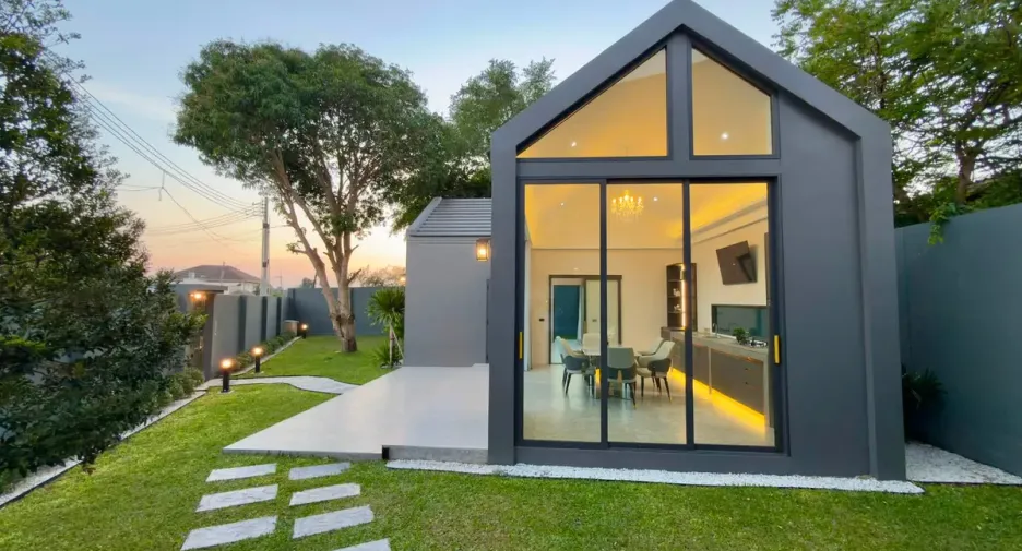 For rent and for sale 4 bedrooms house in Bang Lamung, Chonburi