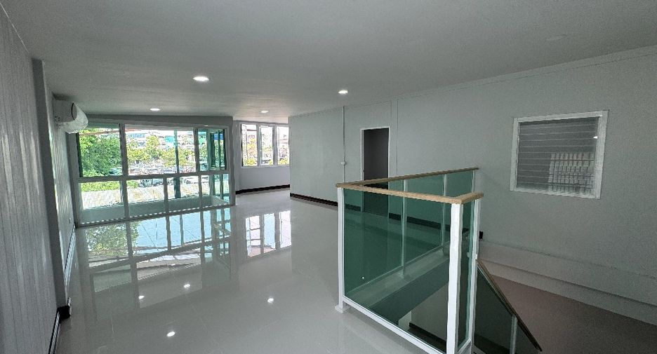 Oficina en alquiler en Bueng Kum, Bangkok