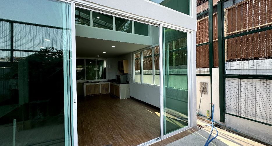 Oficina en alquiler en Bueng Kum, Bangkok