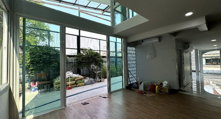 Oficina en alquiler en Bueng Kum, Bangkok