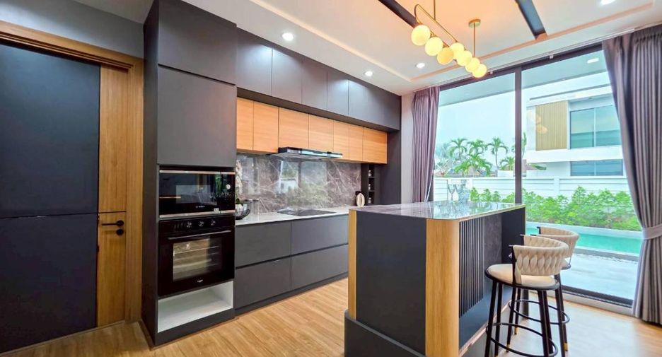 For sale 3 bedrooms villa in Bang Lamung, Chonburi