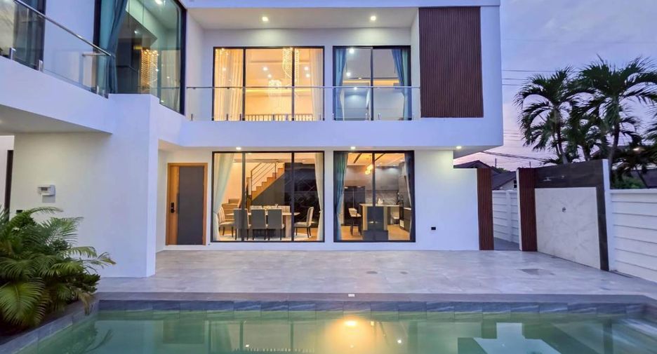 For sale 3 bedrooms villa in Bang Lamung, Chonburi